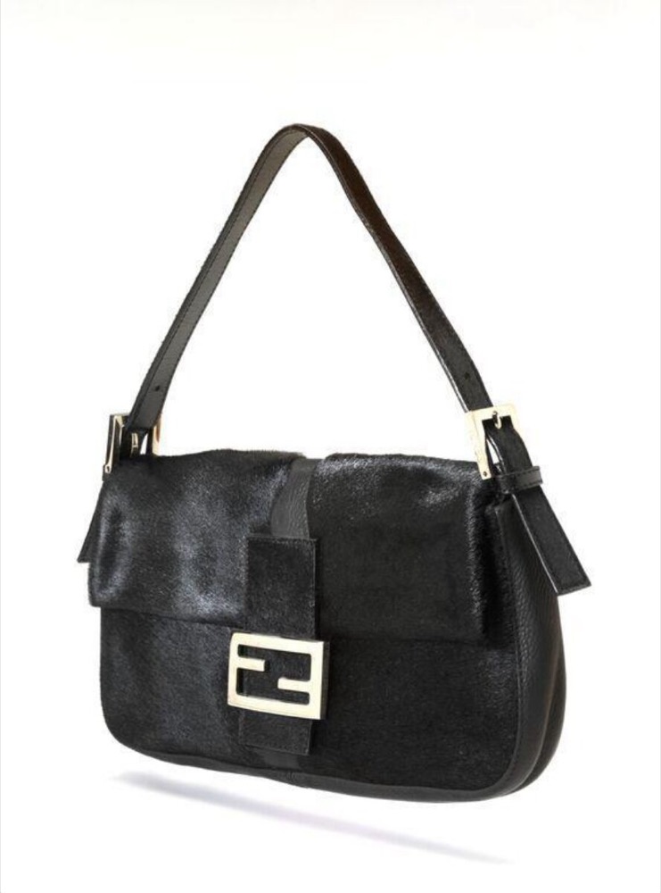 Сумка Fendi в стиле «Baguette» из чёрной шкуры, клапан с пряжкой FF, 2000