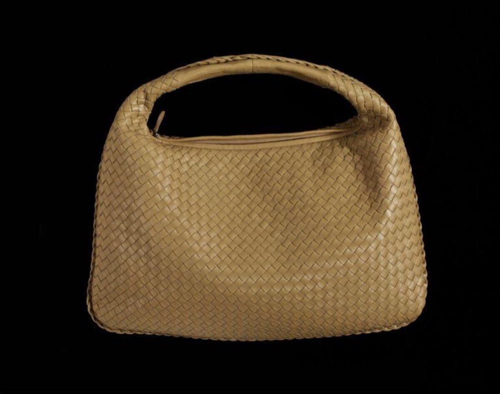 Плетёная сумка Bottega Veneta в технике интречато — роскошь без логотипа