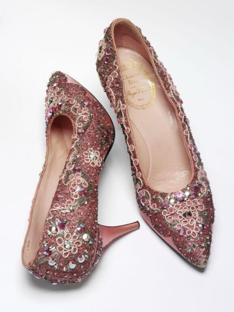 Вечерние туфли Roger Vivier на шпильке, расшитые пайетками, 1958–1960 — Вивье считают создателем шпильки